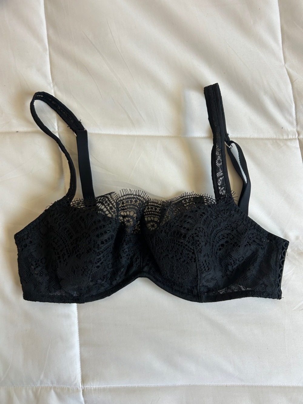 Victoria's Secret Dream Angel Black Lace Underwire Bra.